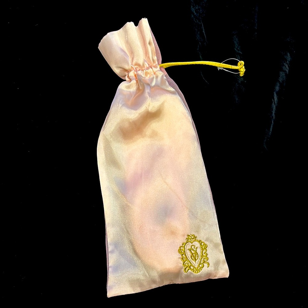 Victoria's Secret Slippers Ballet Pink Boudoir
Velvet Leather Gold Logo Bag - Picture 8 of 8